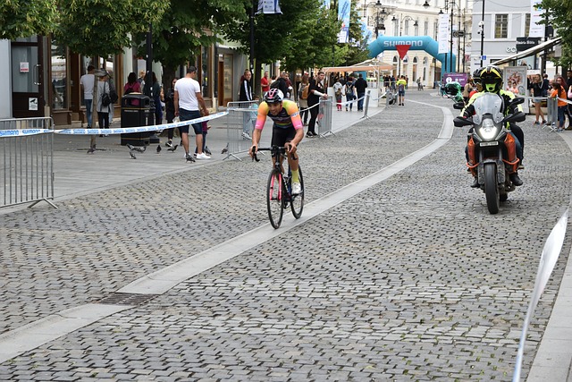 役中脱颖而 役中脱颖而