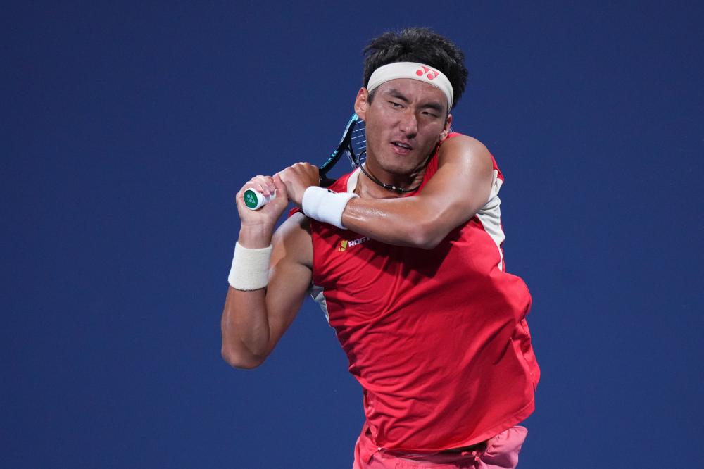 展示足球的 展示足球的